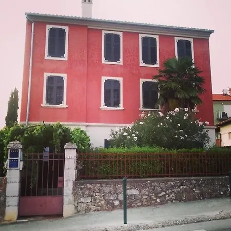 Rovinj's Flowers Apartmán *