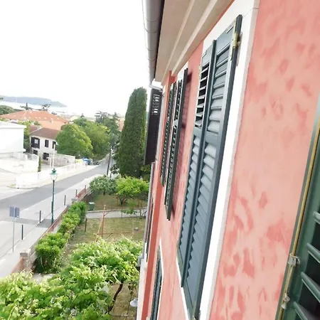 Rovinj's Flowers Apartment
